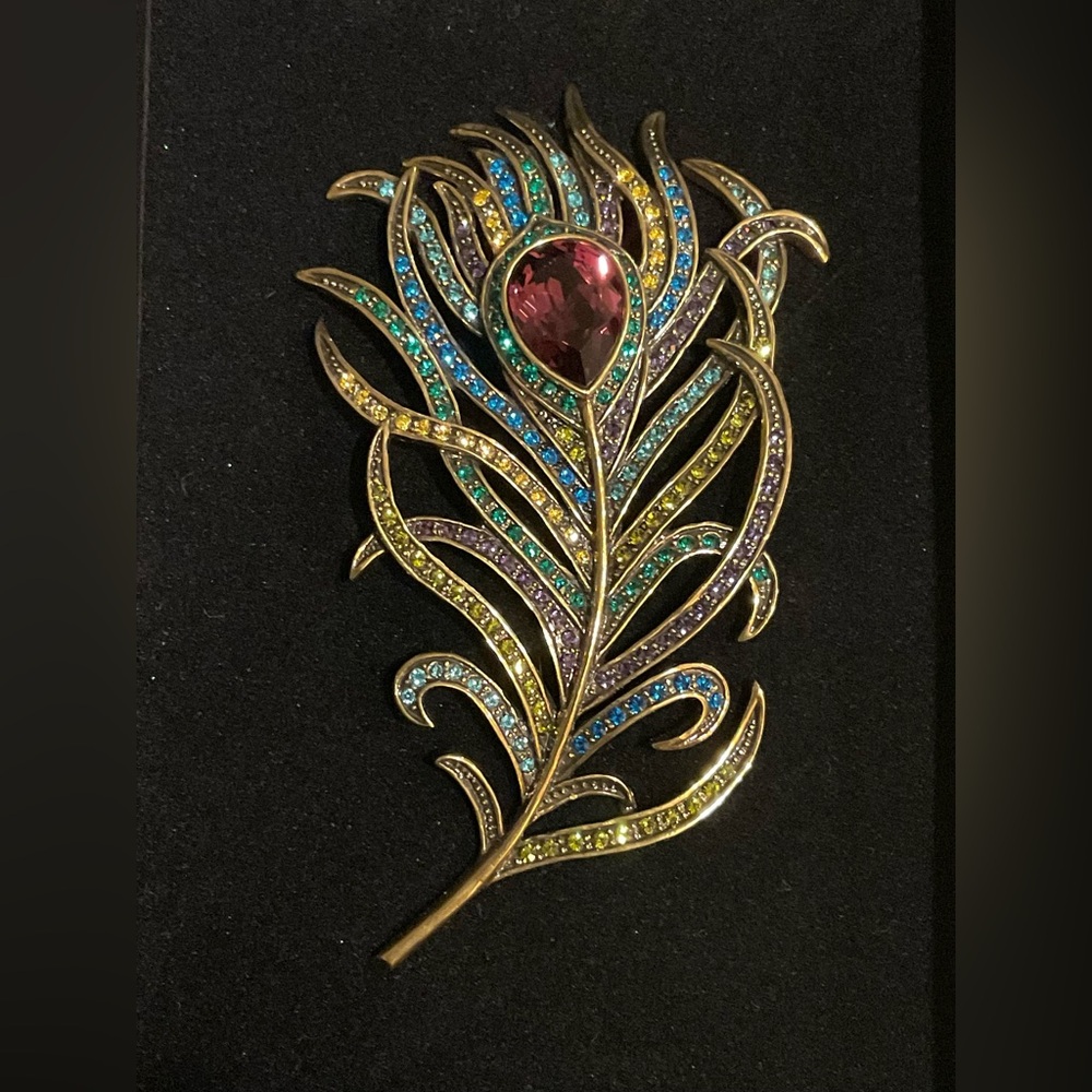 NEW Heidi Daus Feather Pin “Pretty as a Peacock” Swarovski Rhinestone Brooch